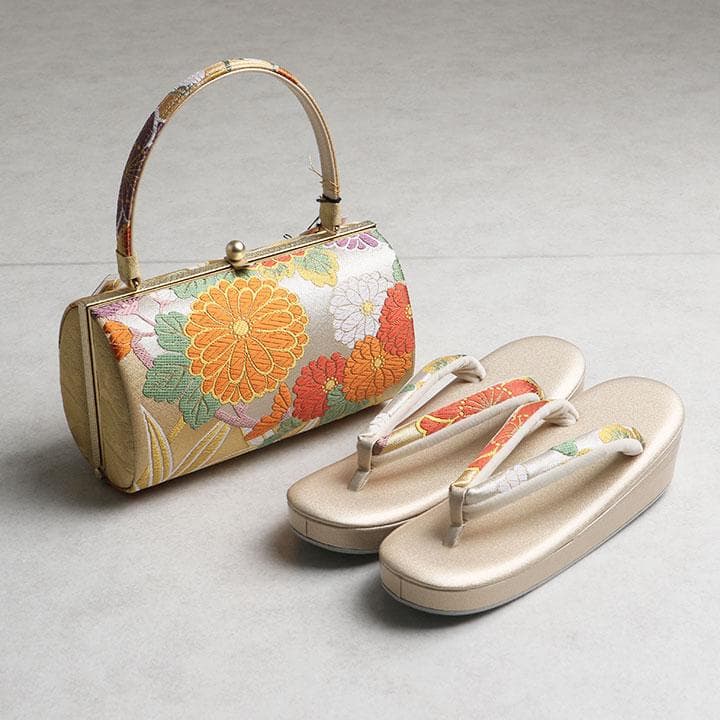 【新品】沙織謹製 草履バッグセット 草履24cm 古典柄 帯地 　03213