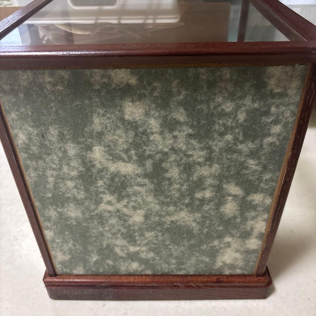 伝統的な雛人形 5段 ガラスケース付き