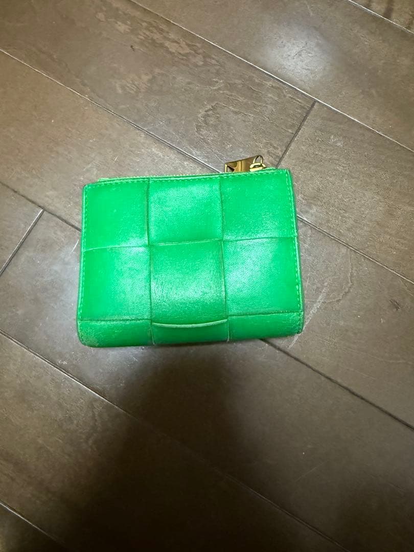 ボッテガヴェネタ カセット　コンパクトウォレット　二つ折り　正規品　箱あり