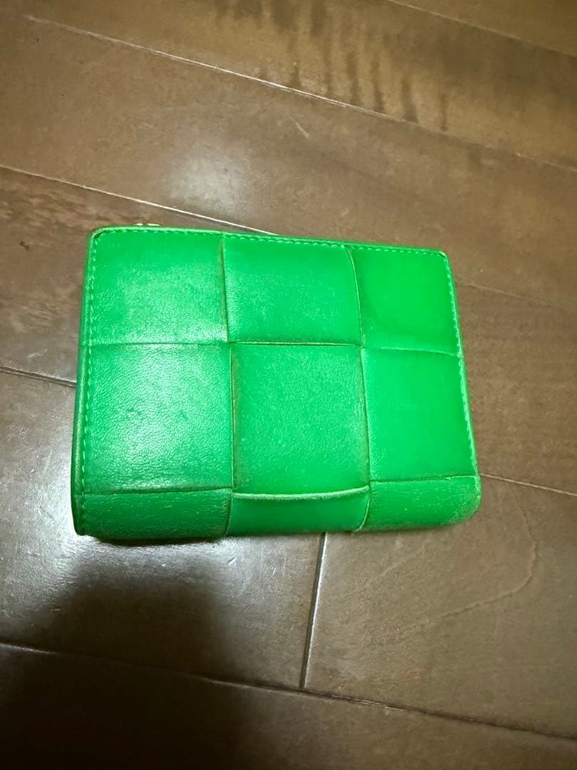 ボッテガヴェネタ カセット　コンパクトウォレット　二つ折り　正規品　箱あり