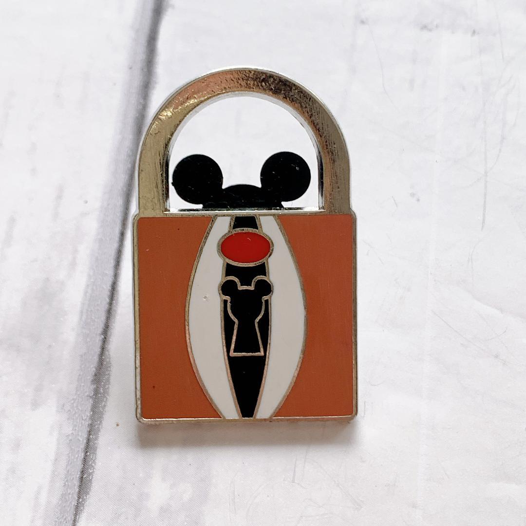 海外ディズニー★チップとデール ピンバッジ3個セット 隠れミッキーシリーズ等