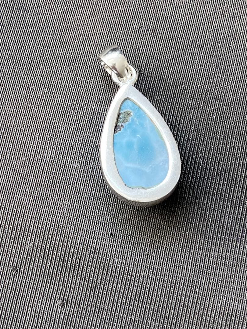 天然石ラリマー☆高品質！しずく型ペンダントトップ☆かめ模様が美しい！