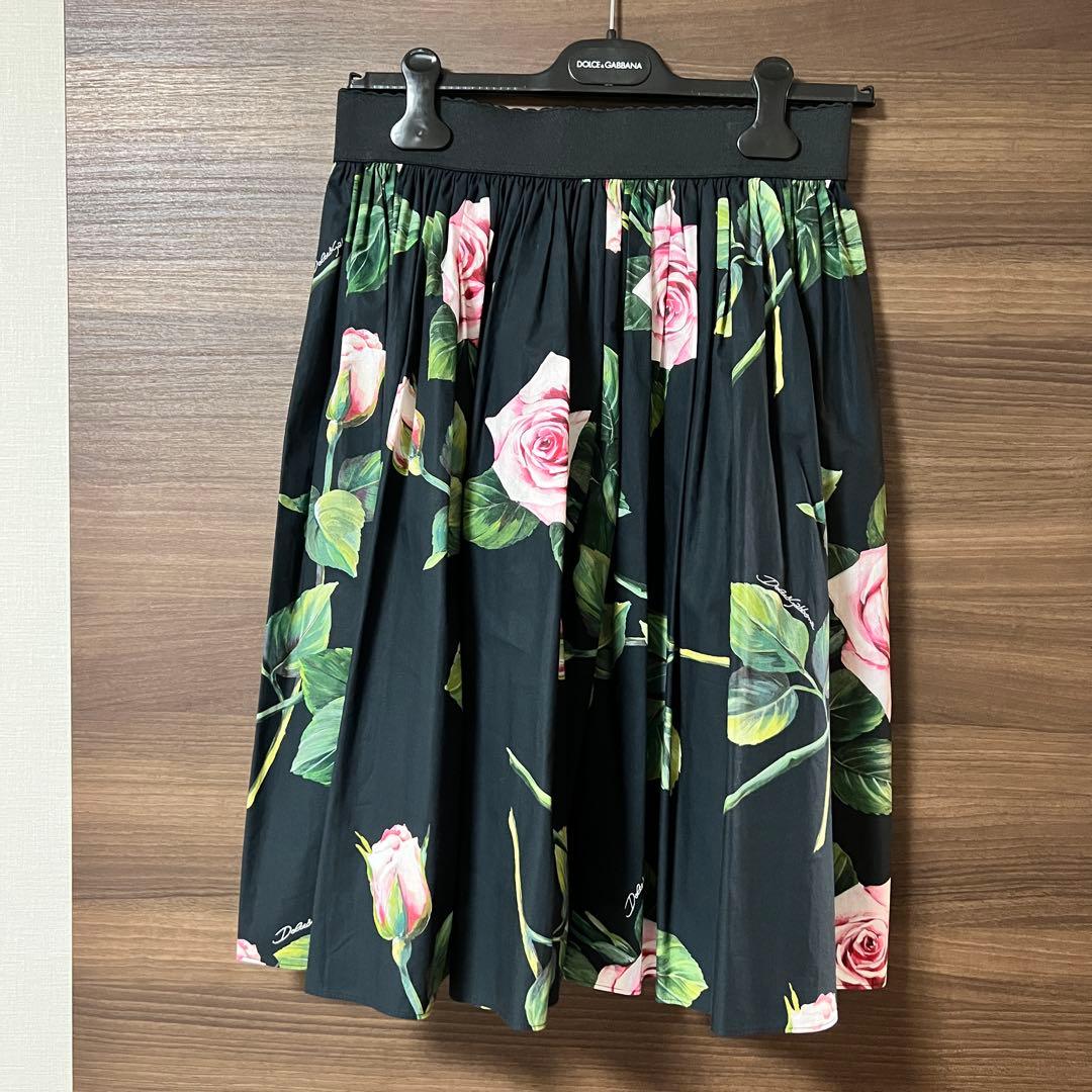 ドルチェアンドガッバーナ　花柄スカート　サイズ42