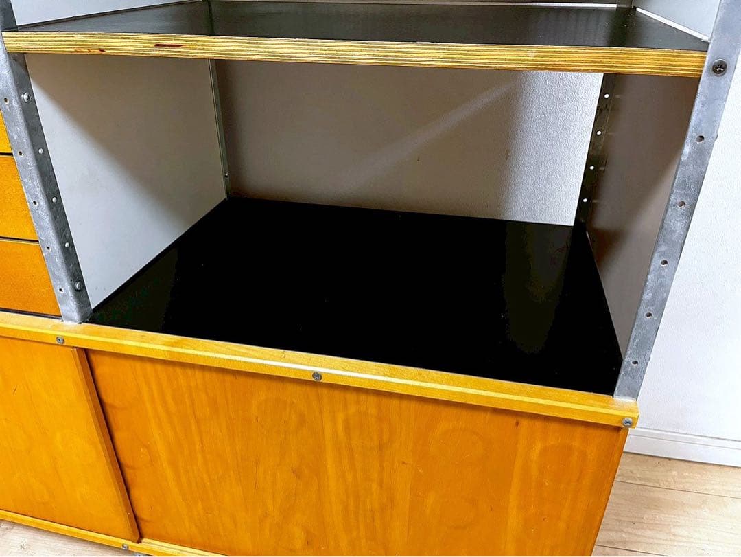 f1_11Herman Millerイームズストレージユニット4段2列