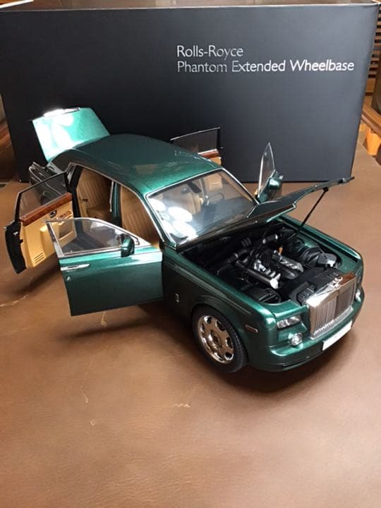 ペニンシュラ東京　1/18 ロールス・ロイス ファントム EWB