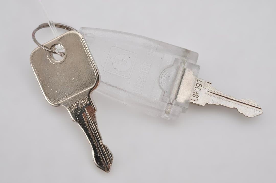 デスクワゴン 3段 シリンダー錠 鍵付き HK187①