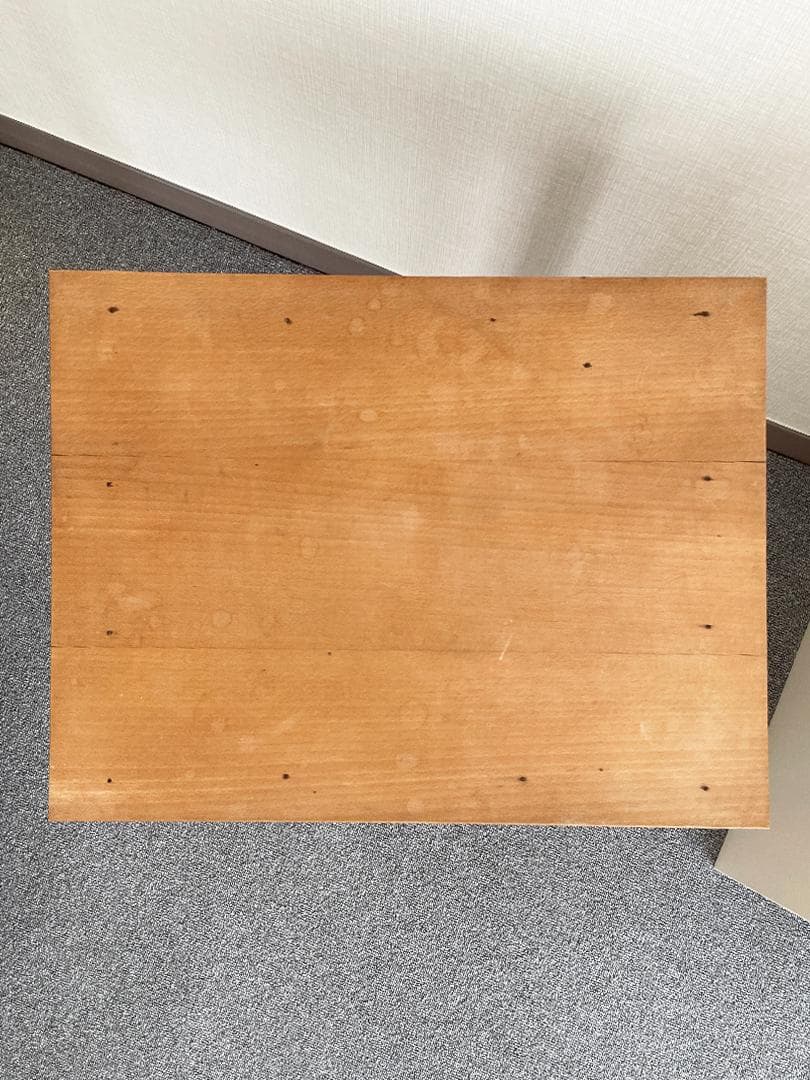 スモールなフランスのサイドテーブル