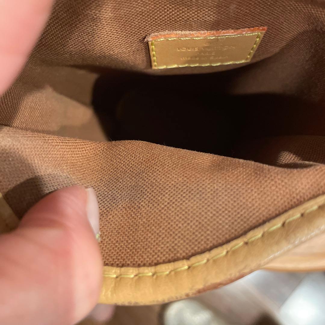 【価格調整済・安心鑑定】LV フォールドミー ポーチ使用感汚れあり