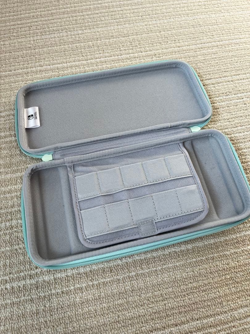 Nintendo Switch 本体 & キャリーケース