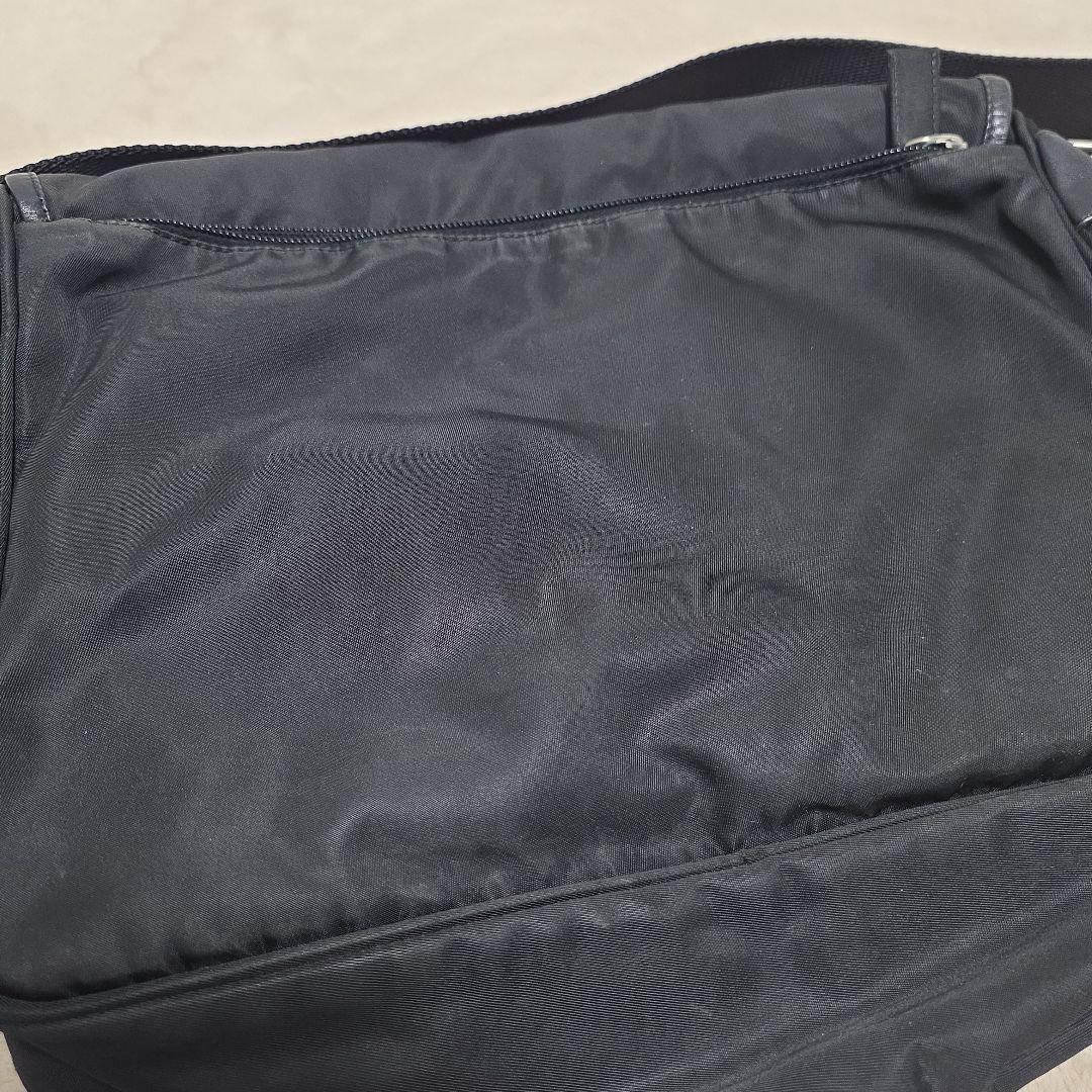 【良品✨】PRADA プラダ　ショルダーバッグ　メッセンジャーバッグ　ナイロン