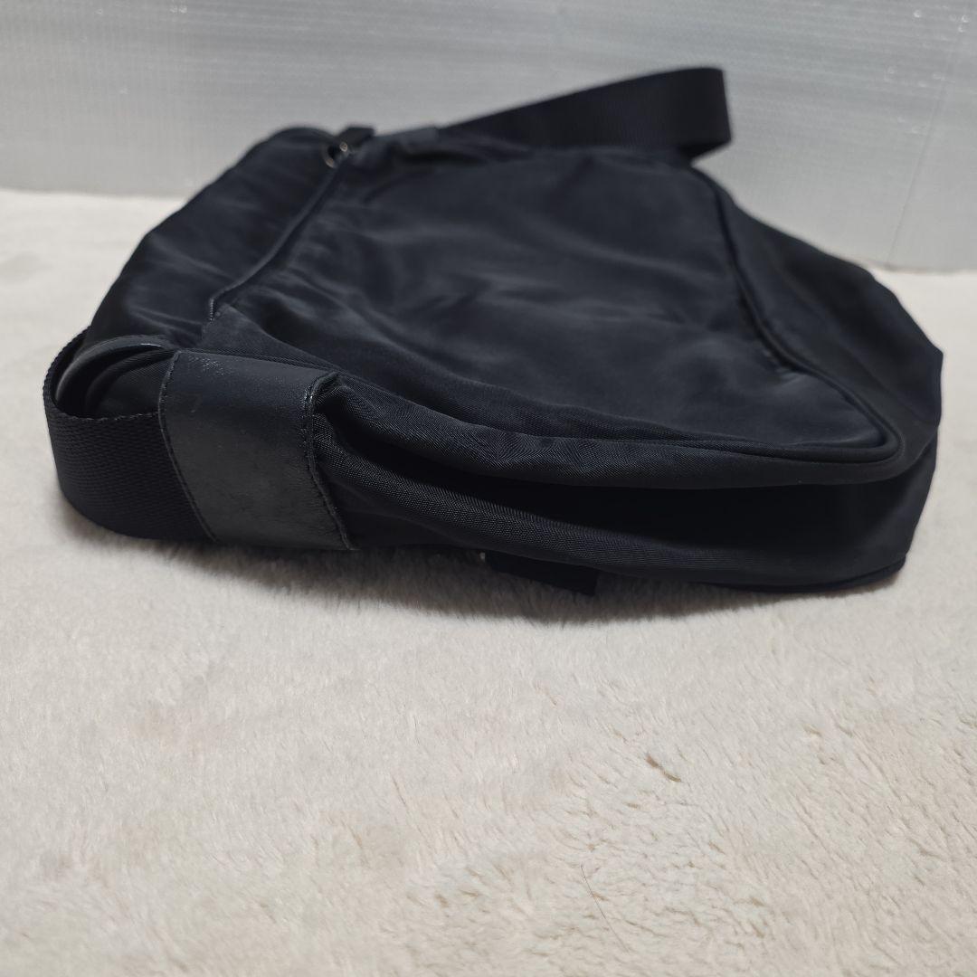 【良品✨】PRADA プラダ　ショルダーバッグ　メッセンジャーバッグ　ナイロン