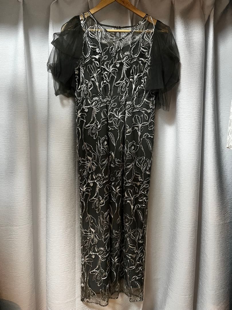 LE'RURE リルアー Iライン刺繍ドレス