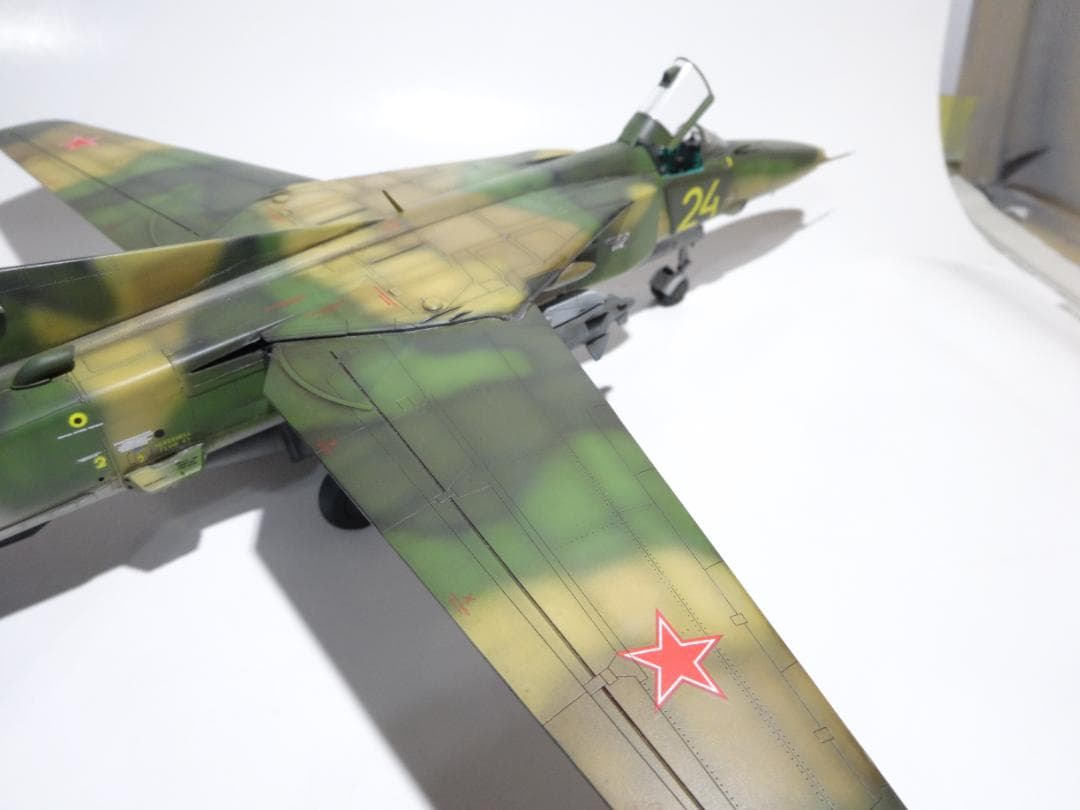 トランぺッター1/48「MiG-27」完成品