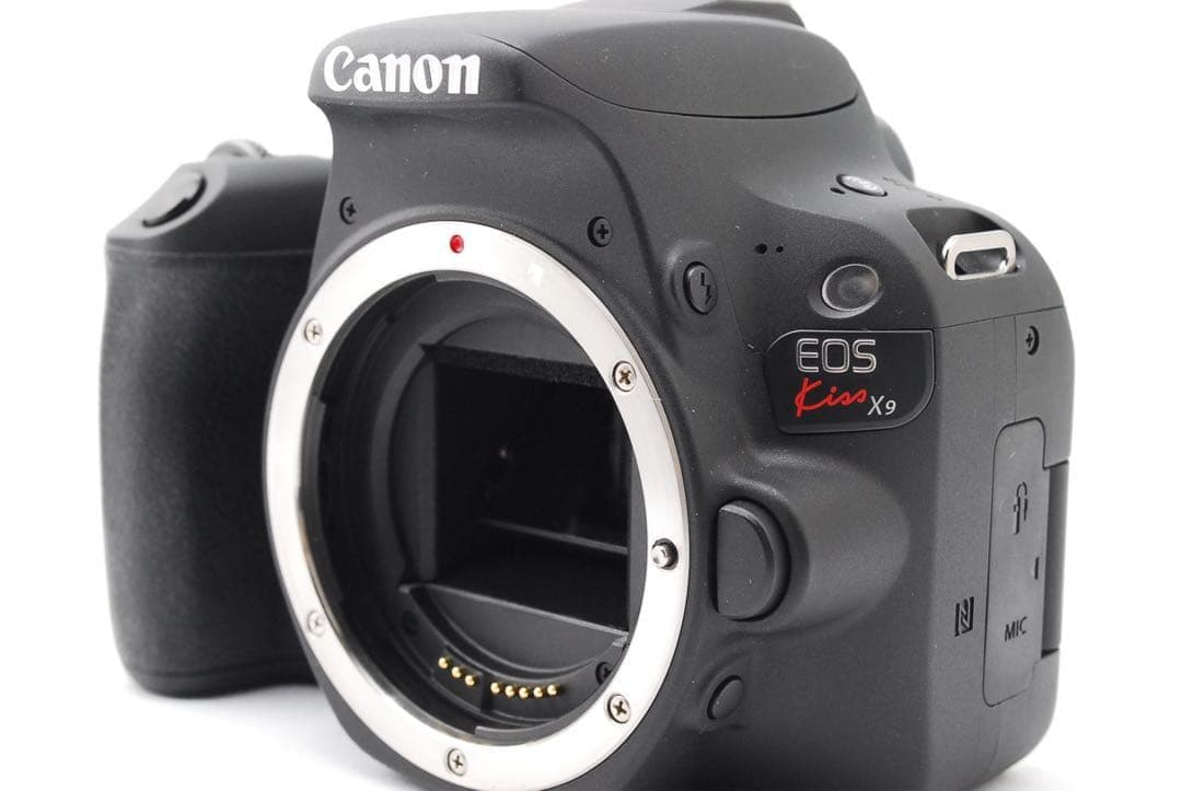 12/23限定価格✨Canon Kiss X9 ダブルレンズ⭐️カメラバッグ付き