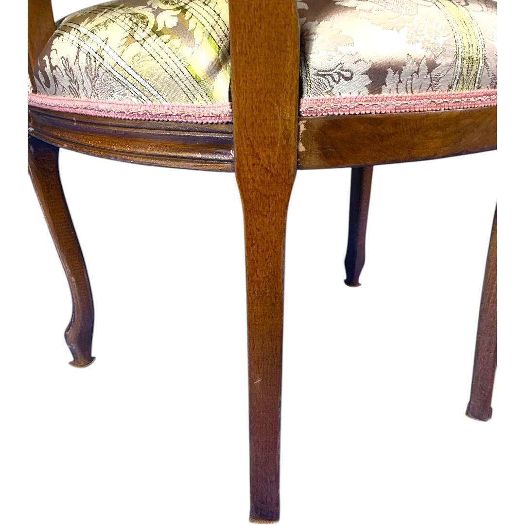 ロココ調　高級アンティーク家具　フランス製　フランス家具　木彫り　猫足　彫刻