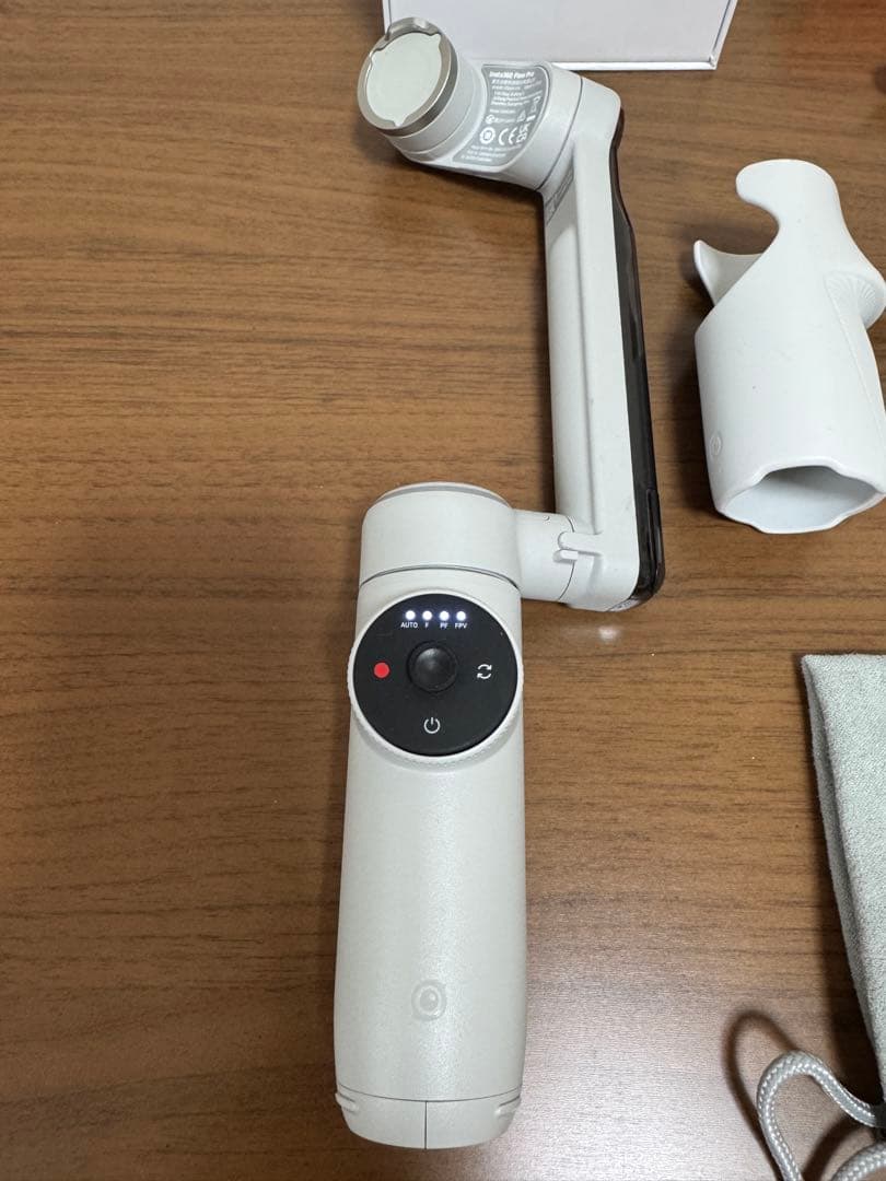 【中古・美品】Insta360 Flow Pro 第1世代 スポットライト付