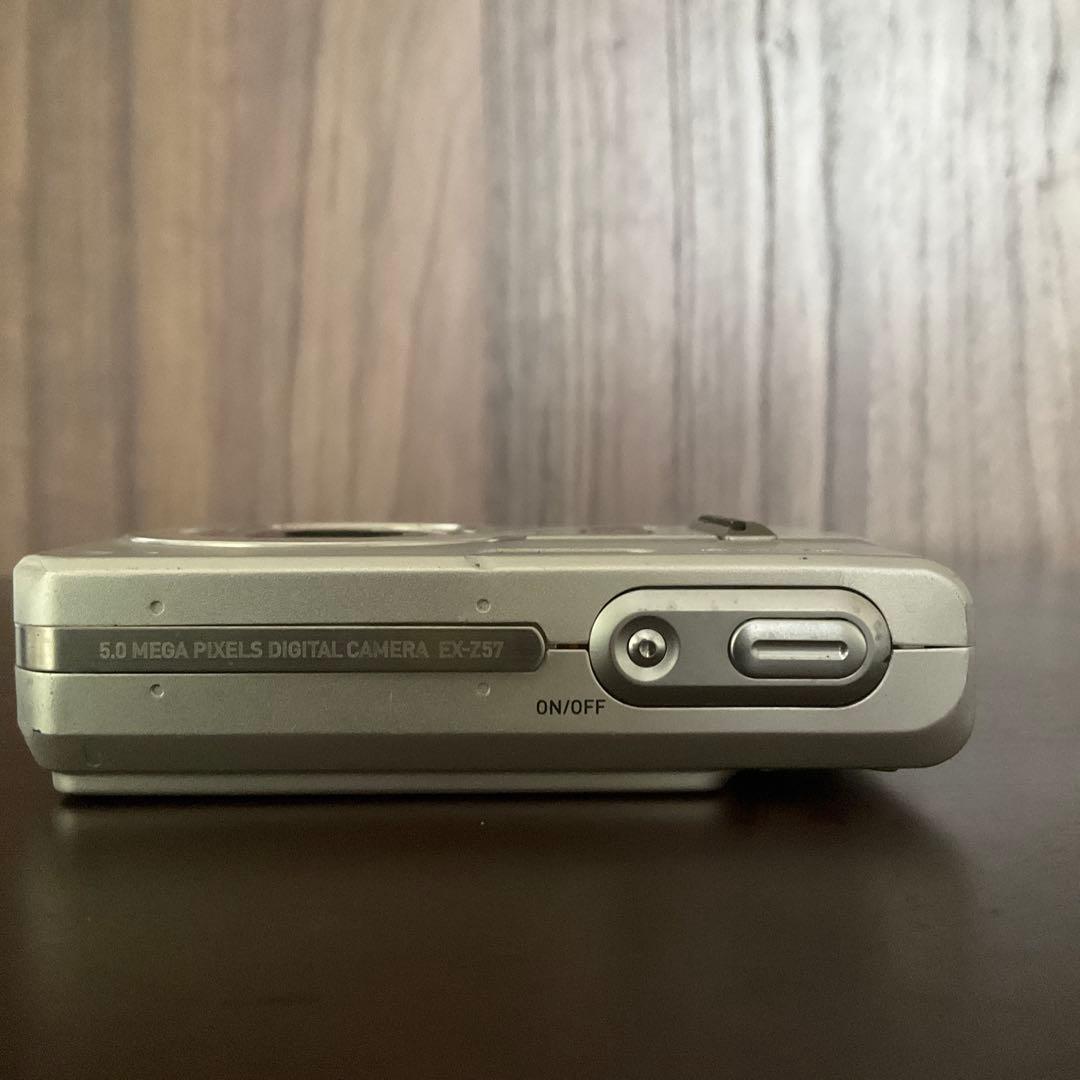 デジタルカメラ Casio EXILIM EX-Z57