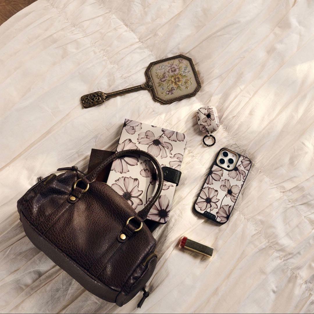 BURGA Barely Yours - iPhone 17 Pro ケース