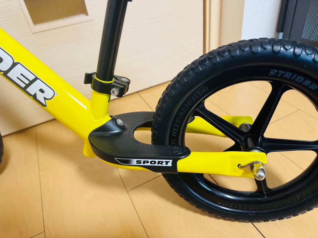 《状態良好・箱あり・美品》STRIDER SPORTS 新型 イエロー