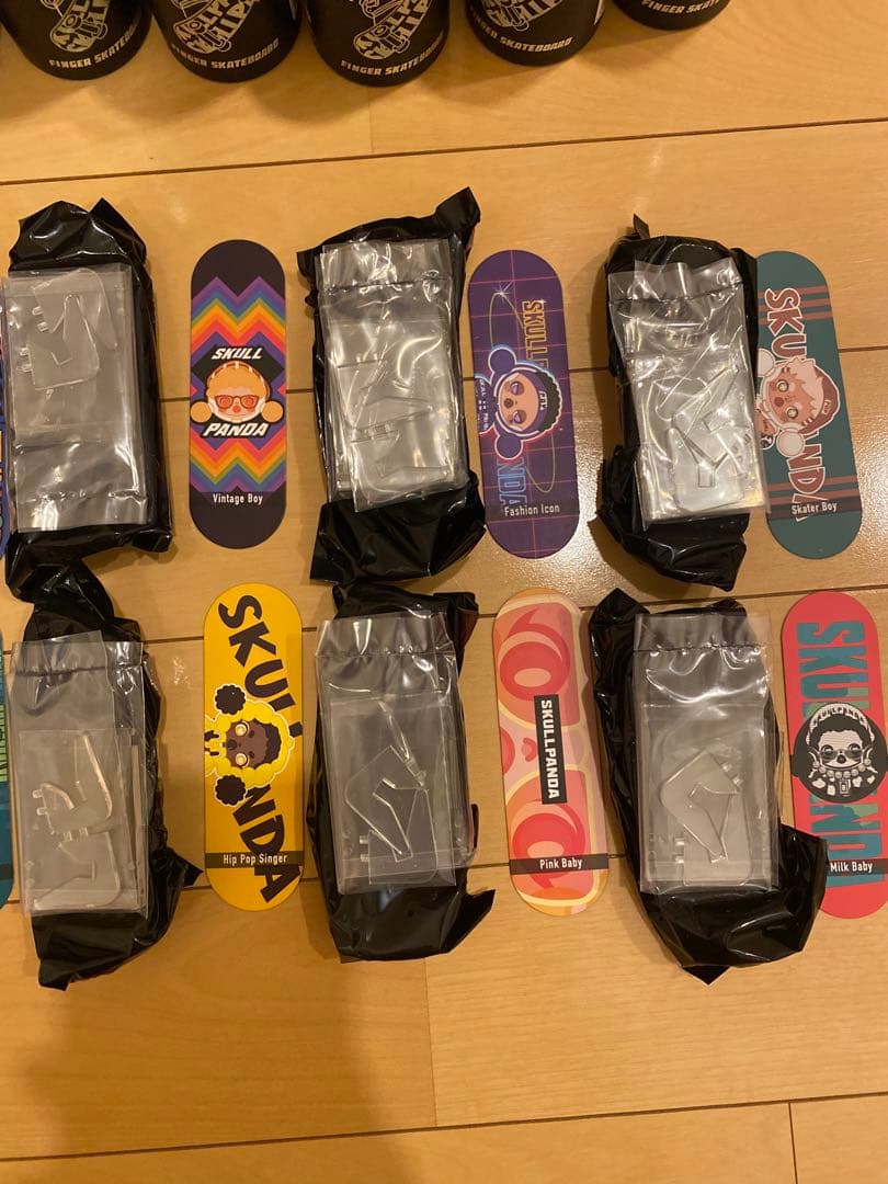 SKULLPANDA finger skateboardポップマートスカルパンダ