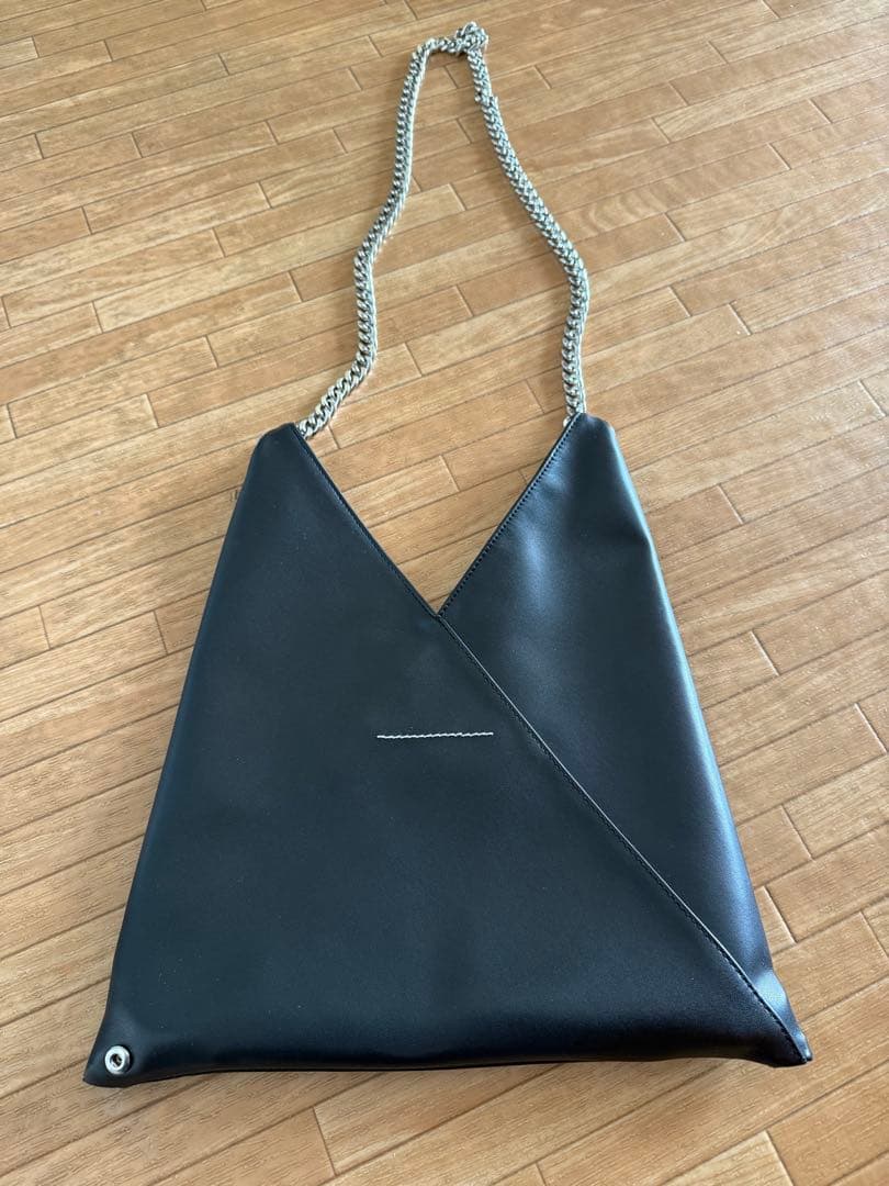 MM6 パデッド ジャパニーズチェーンショルダーバッグ