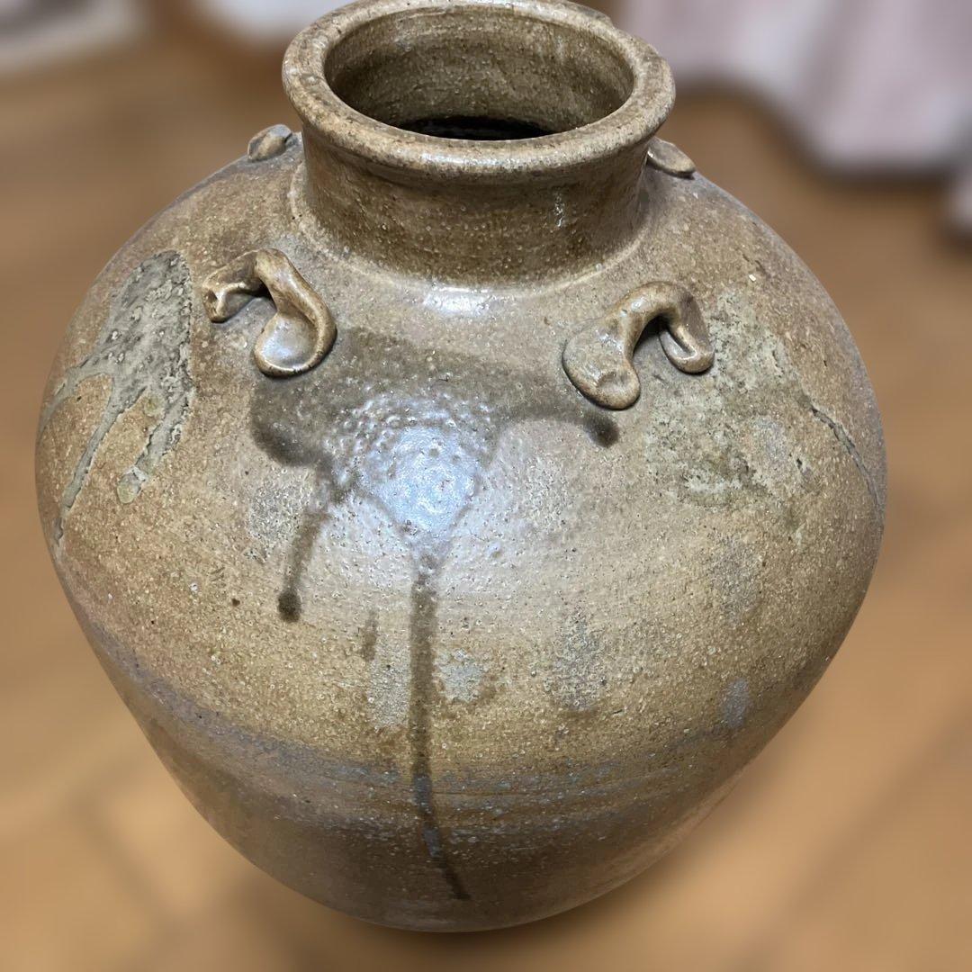 アンティーク、茶色の装飾的な陶器の壺