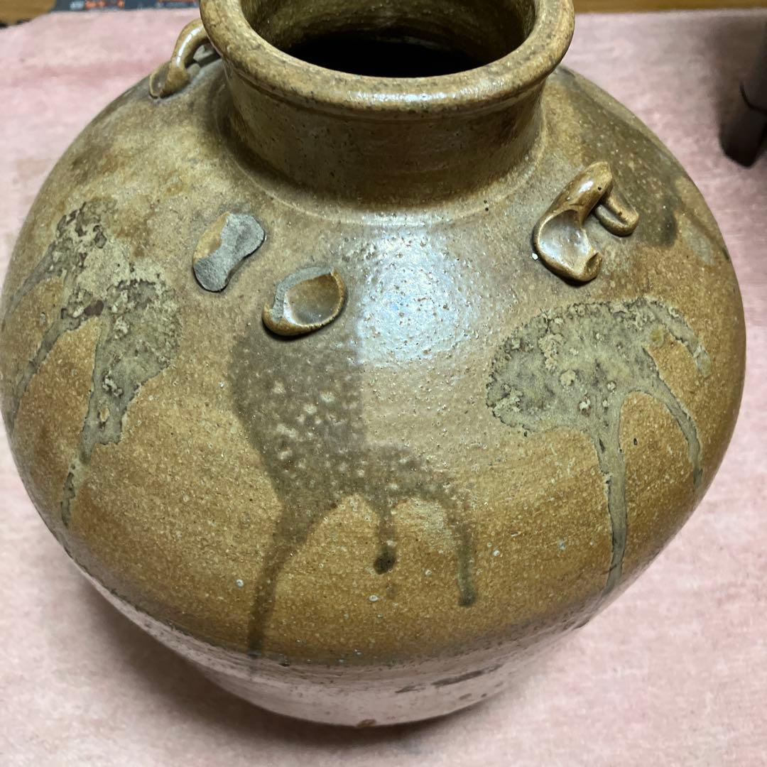 アンティーク、茶色の装飾的な陶器の壺