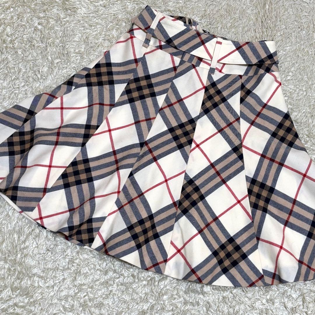 新品タグ付き　バーバリーブルーレーベル　ノバチェック　ベルト付き　38　Mサイズ