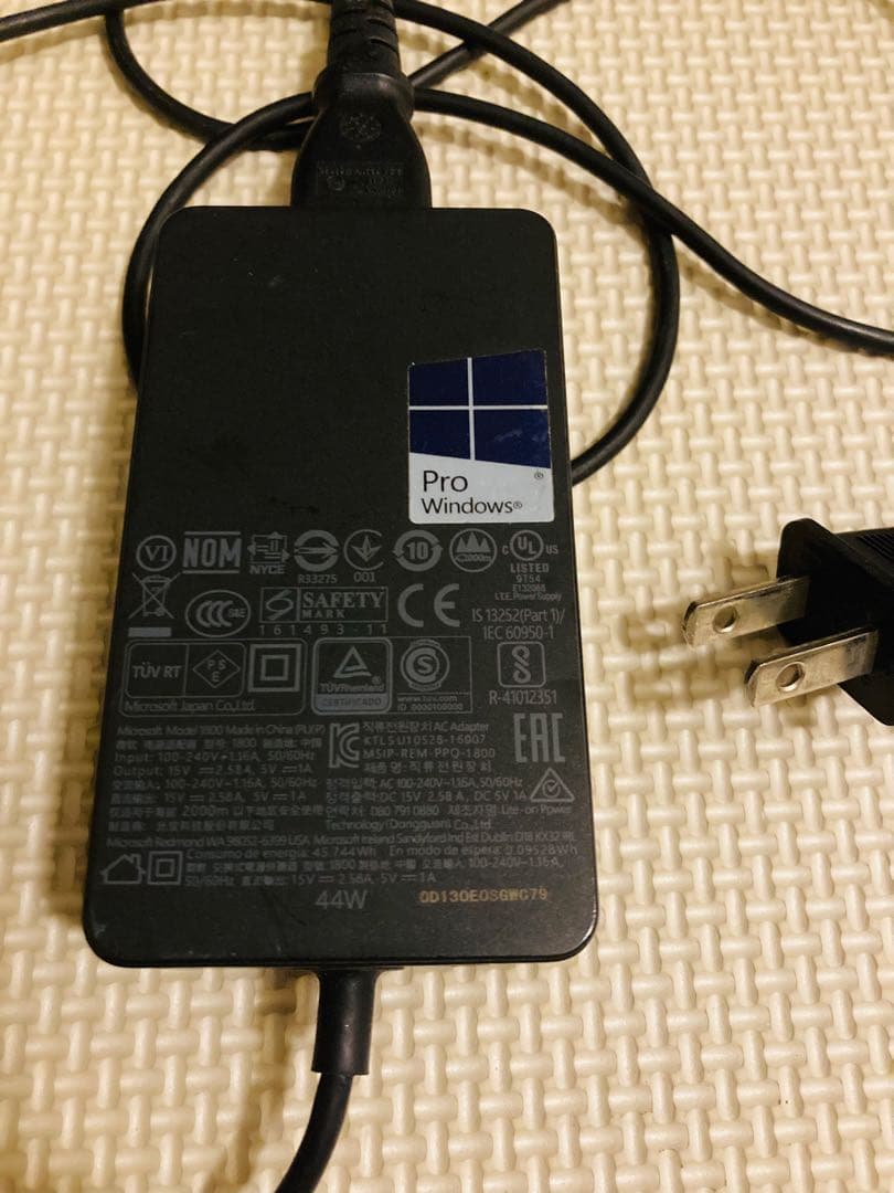 Microsoft Surface Pro 5 本体