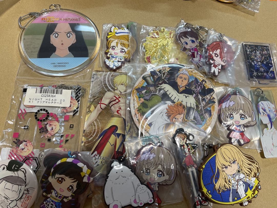 アニメ グッズ まとめ売り ノンジャンル 100点以上 アクスタ アクキー等