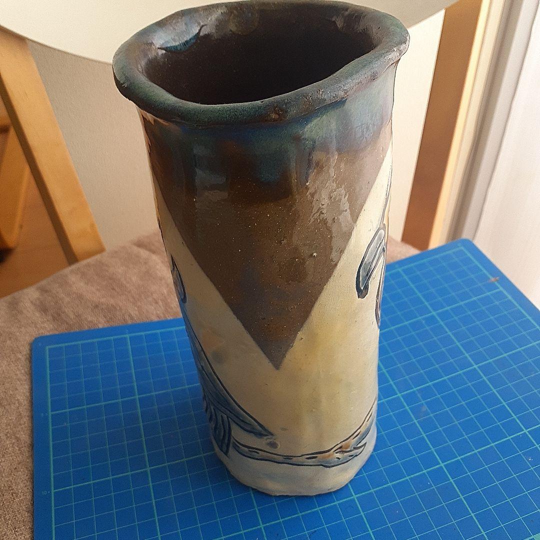 やちむん宮城須美子さん作品花瓶　珍しい絵付け