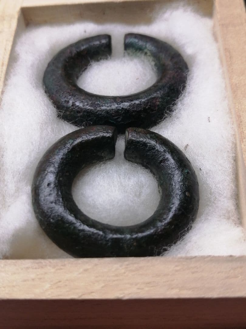 ★【古墳期】『高麗青銅耳環』　　二対。本物　古墳よりの発掘品です。