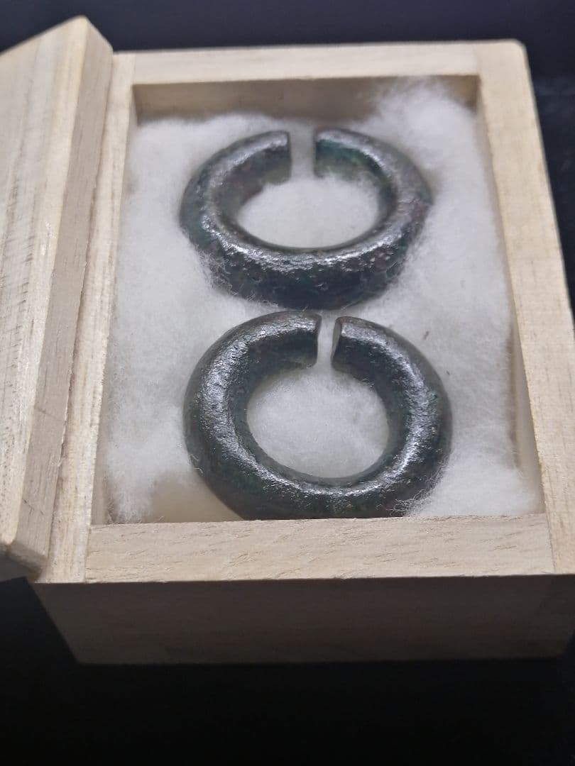 ★【古墳期】『高麗青銅耳環』　　二対。本物　古墳よりの発掘品です。