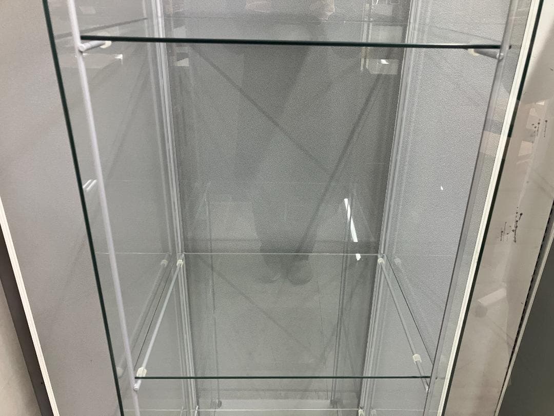 IKEA ガラスショーケース 飾り棚 DETOLF ホワイト②