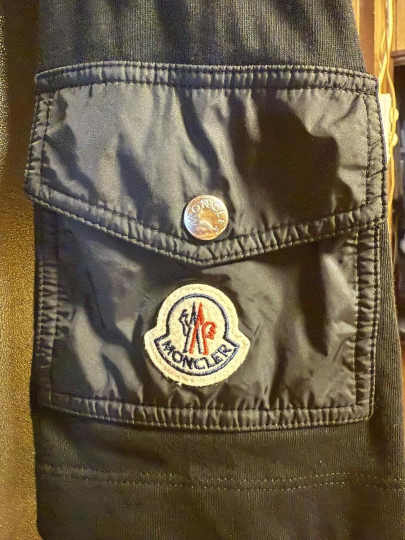 即完売希少モデル モンクレール MONCLER 23SS Tシャツ サイズM 黒