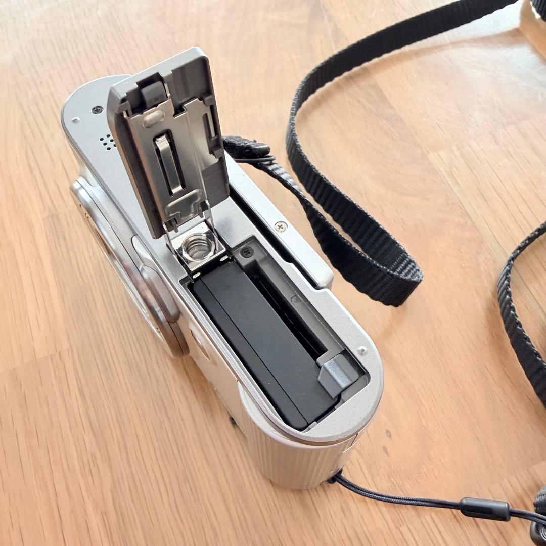 24時間以内発送！CASIO EXILIM EX-ZR1700 カシオ カメラ