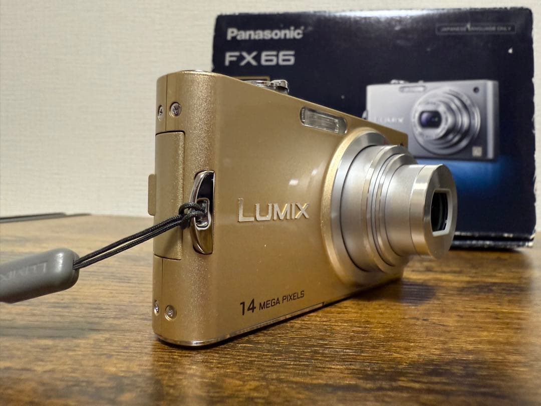 Panasonic LUMIX FX66 ゴールド