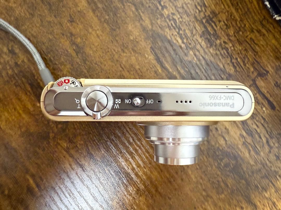 Panasonic LUMIX FX66 ゴールド