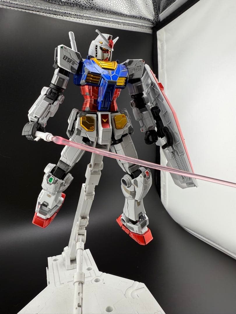 1/100 RX-78F00 ガンダム　チタニウムフィニッシュ　ガンプラ