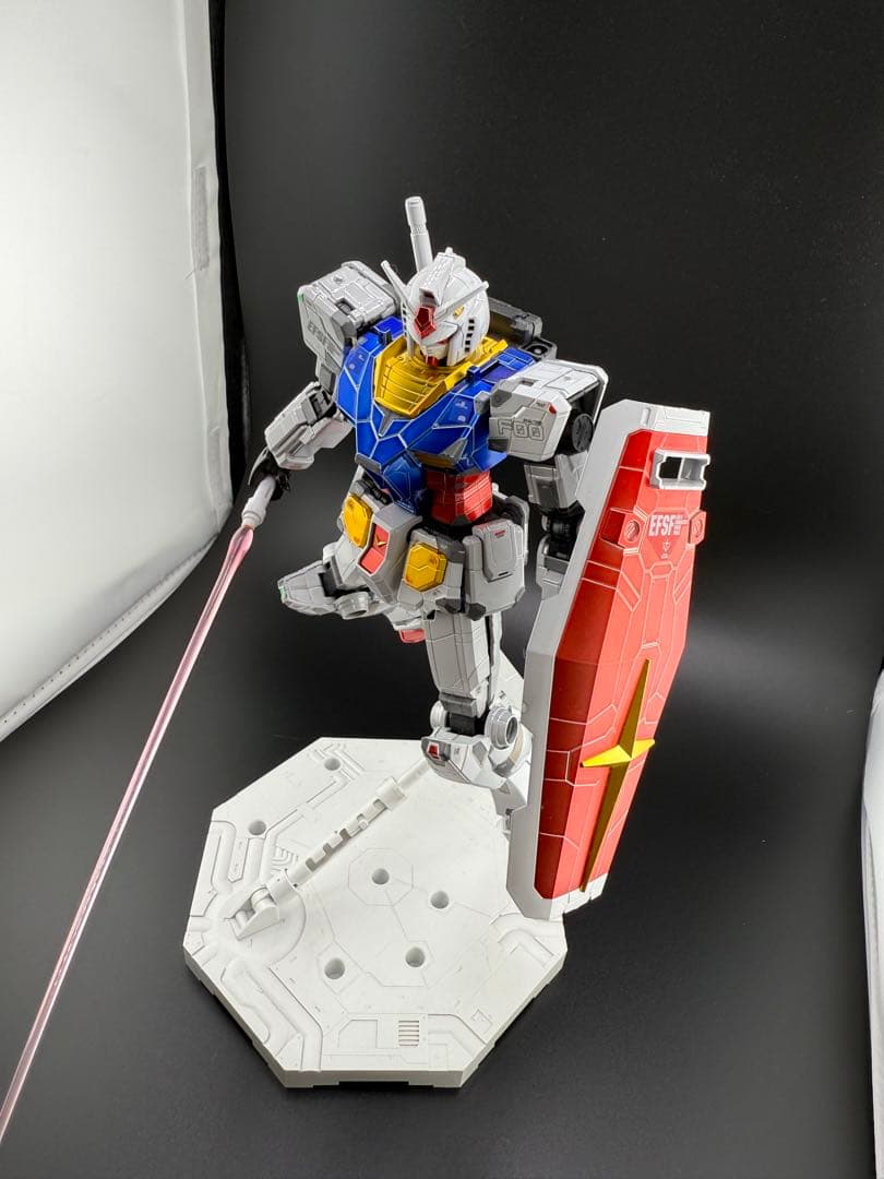 1/100 RX-78F00 ガンダム　チタニウムフィニッシュ　ガンプラ