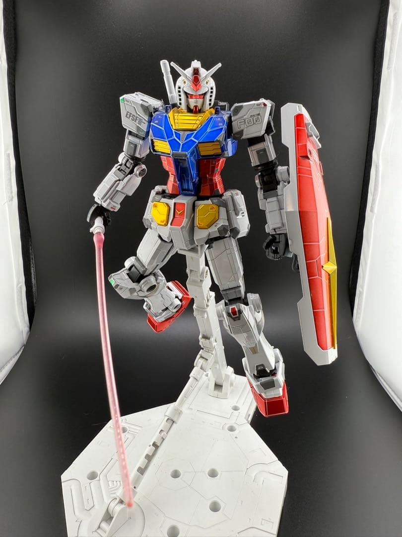 1/100 RX-78F00 ガンダム　チタニウムフィニッシュ　ガンプラ