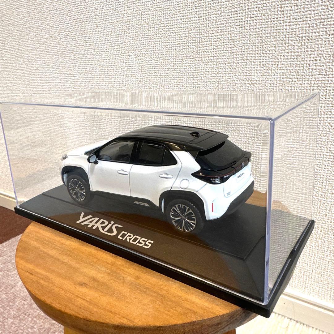 YARIS CROSS 1/43スケールミニカー