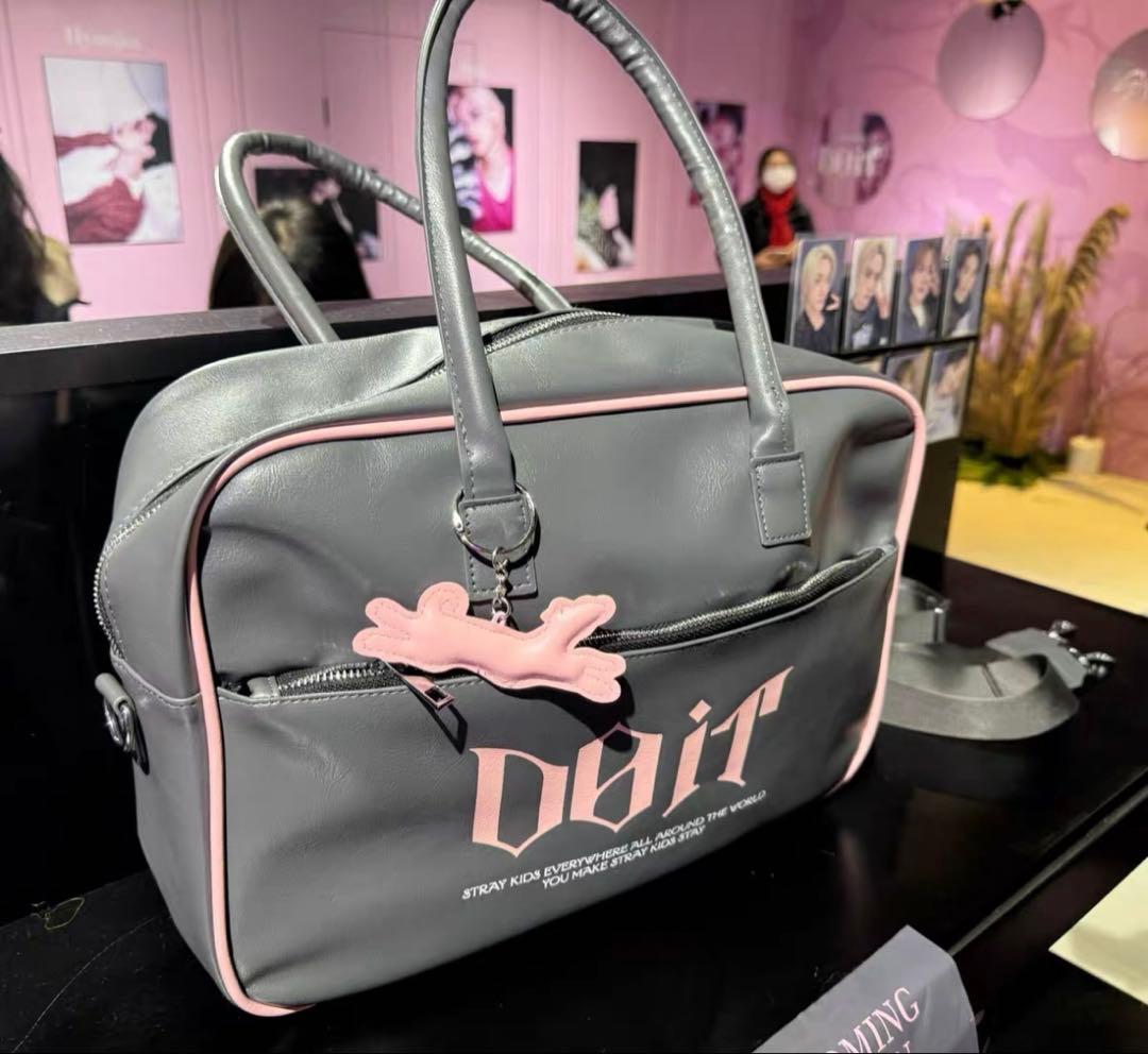 straykids DOIT yizhiyu ポップアップ ボストンバッグ