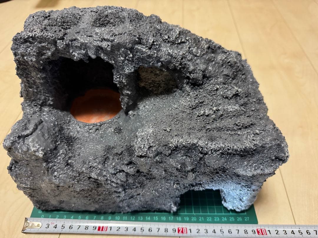 爬虫類用 岩型ウェットシェルター 二部屋構造｜湿度ゾーン付き 大型・一点物