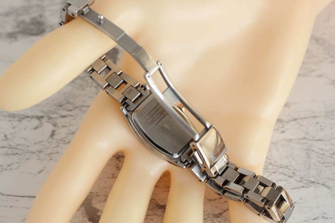 稼働品 セイコールキアSEIKO LUKIA 腕時計V117-ODKO