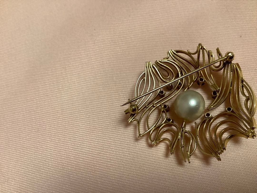 本パールとストーンのブローチ