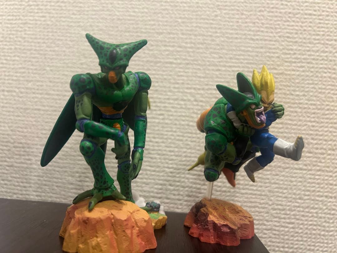 ドラカプ　セル第一形態　セル第二形態vsベジータ