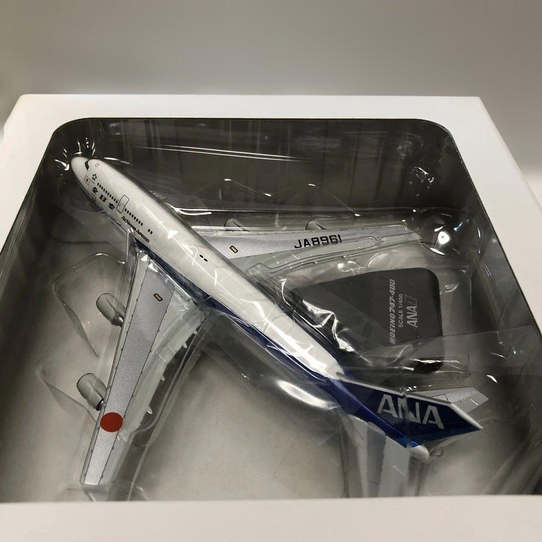 全日空商事　ANA B747−400の2機
