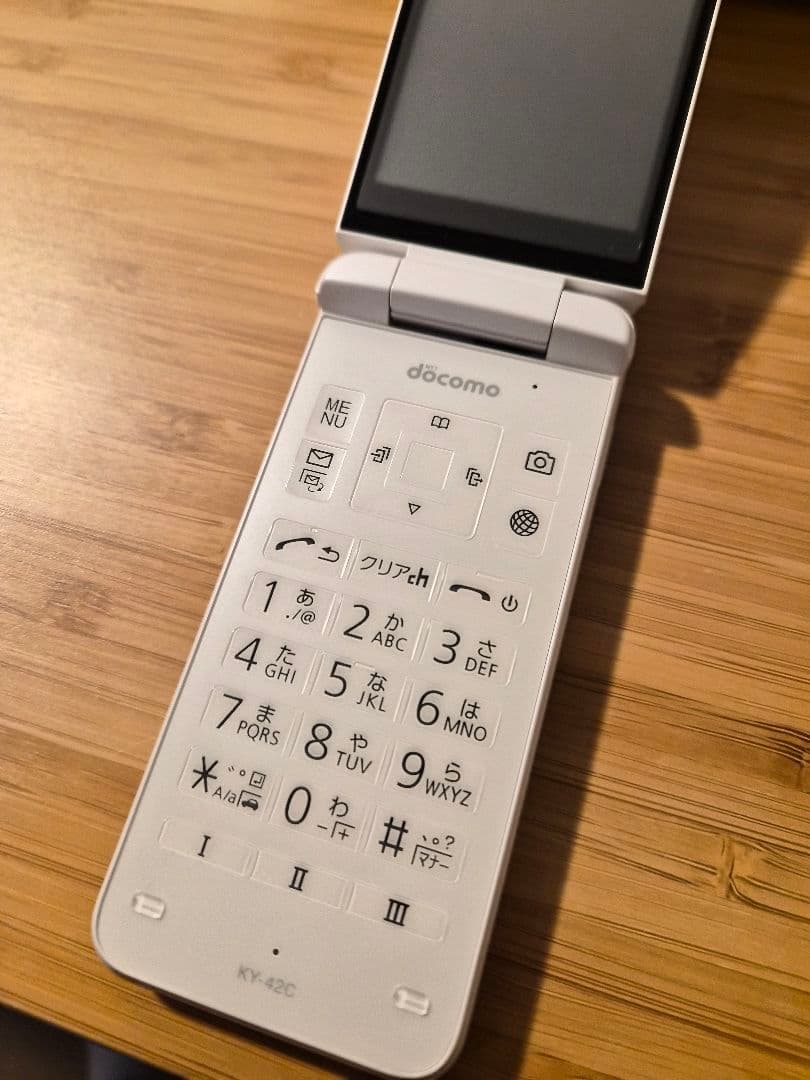 良品　KY-42C DIGNO 本体 ガラホ 携帯電話 ホワイト　付属品完備