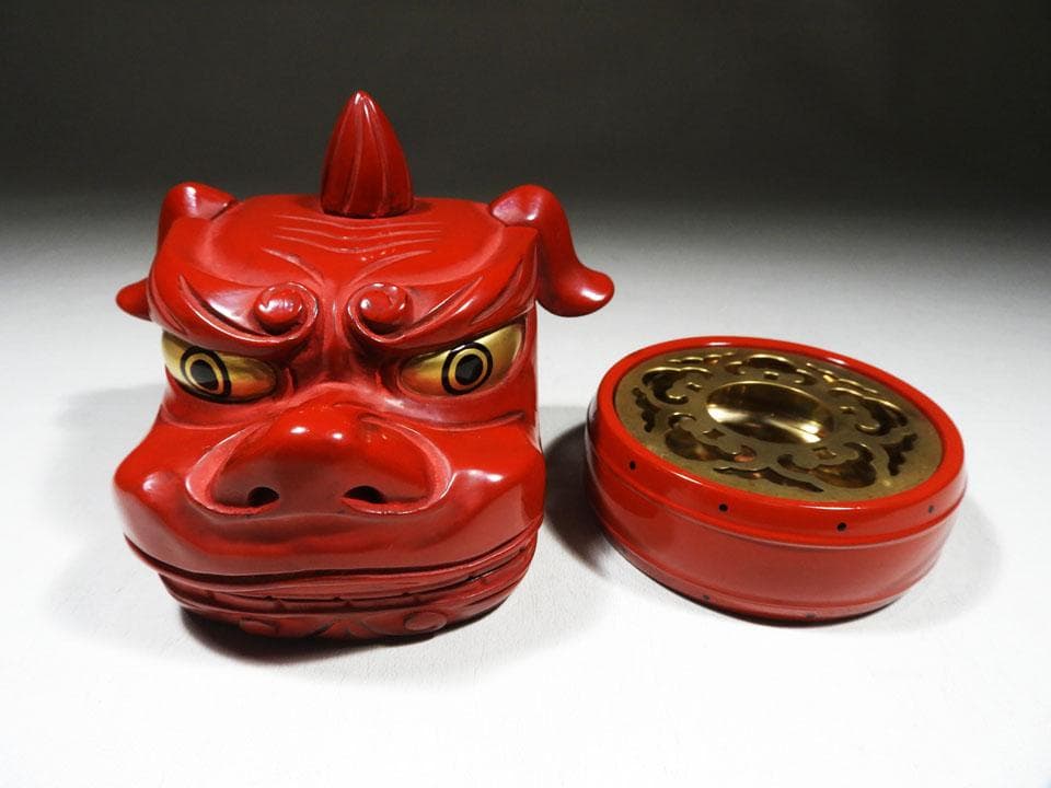 ●志路川作 国宝重要文化財 日光社寺古材 本朱漆塗 獅子頭 小箱 灰皿 正月最適